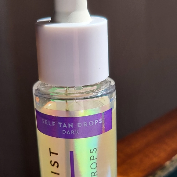 Tanologist Face+Body Drops in Dark - Picture 2 of 3